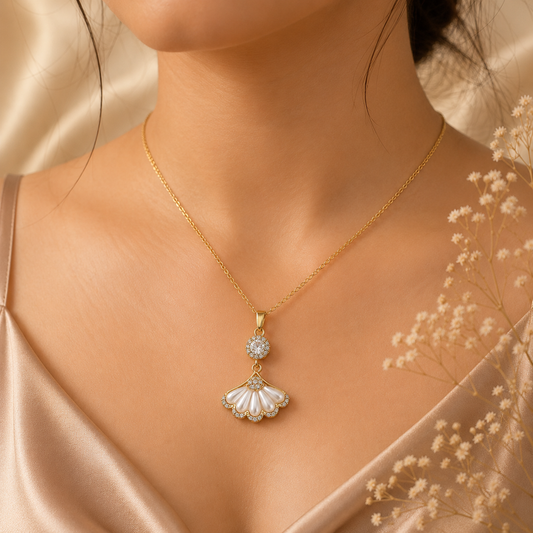 Elegant Pearl Shell Pendant Necklace